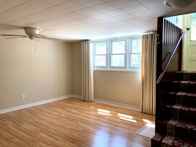 Sala de estar - 836 11th St SW