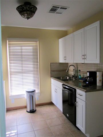 Foto del edificio - Extended Stay Studio apartment, 1 bed, 1 bath; fully furnished, all utilities and lawn care inclu...