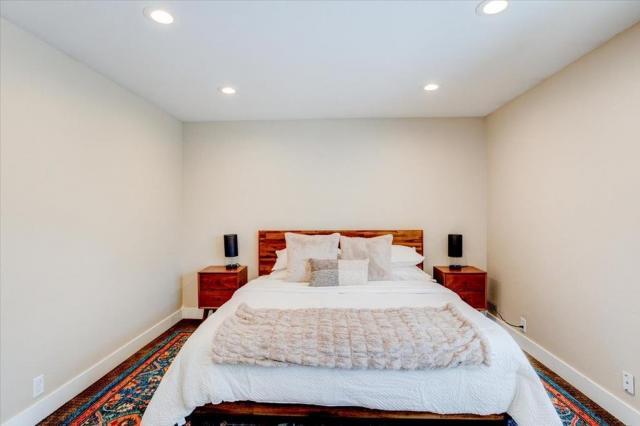 Primary Photo - 4 bedroom in Sandy CA 84092