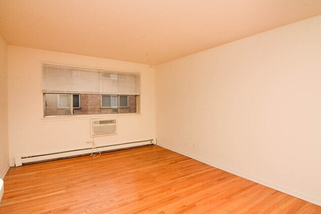 Foto del edificio - 443 W Aldine Ave