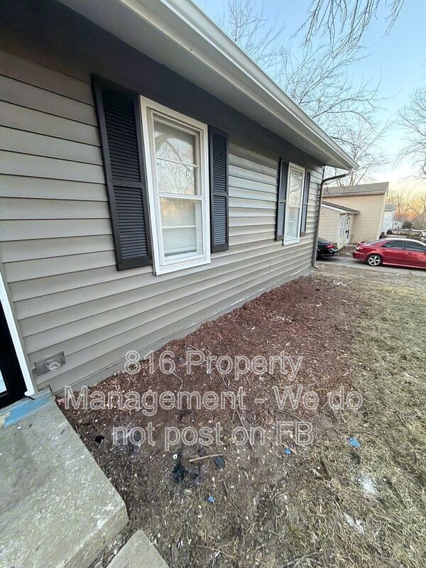 Building Photo - 7907 E 51st St