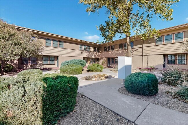 Foto del edificio - 1405 San Carlos Rd SW