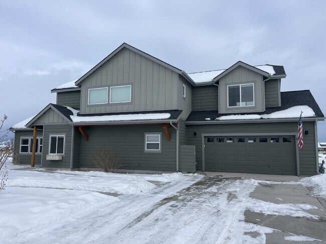 Foto del edificio - Practically New 3 Bedroom with Mountain Views!