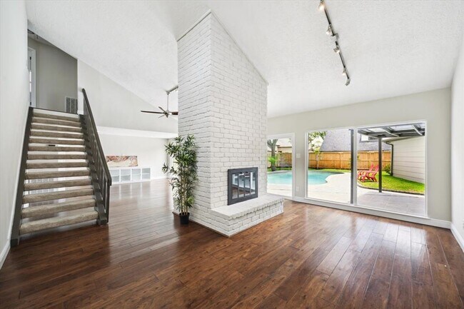 Foto del edificio - 1727 S Kirkwood Rd