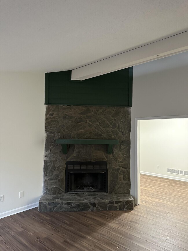 Foto del edificio - 4106 Hawthorne Cir