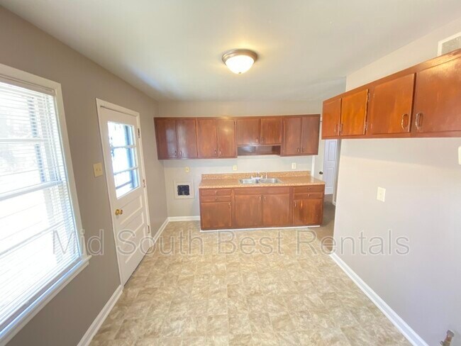 Foto del edificio - 3511 Hallbrook St