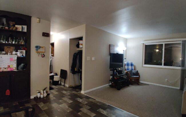 Foto del edificio - 1330 Essex Dr