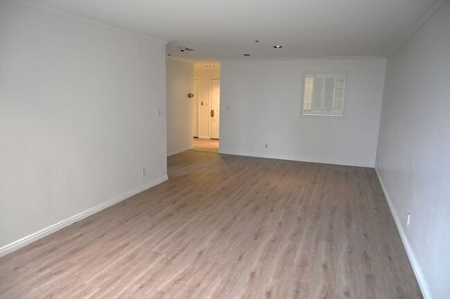 Building Photo - 48 W 300 S