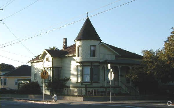 Building Photo - 512 E St