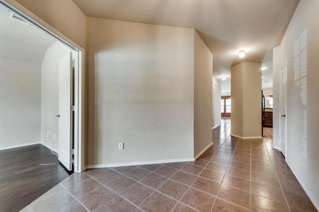 Foto del edificio - 9624 Sleepy Hollow Dr