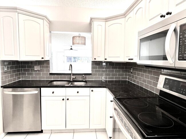 Foto del edificio - 2865 SW 22nd Ave