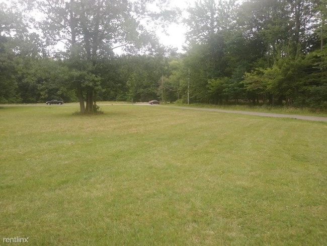 Building Photo - 3 br, 1 bath House - 2938 Som Center Rd