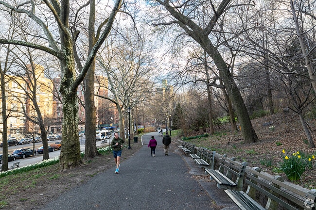 There are many parks for residents to enjoy throughout Harlem.