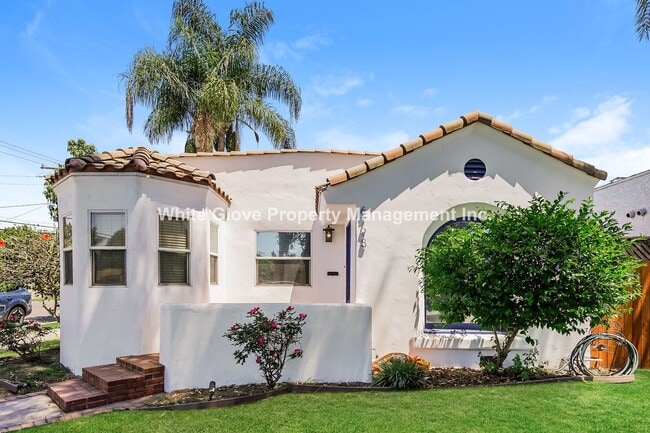 Building Photo - Spanish-Style 2 Bedroom Long Beach Home