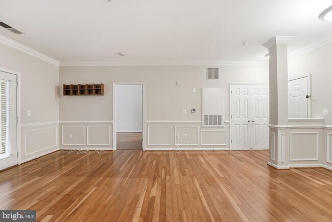 Foto del edificio - 4850 Eisenhower Ave