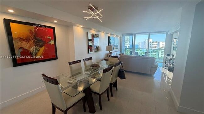 Foto del edificio - 100 Bayview Dr