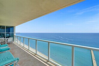 Building Photo - 16699 Collins Ave