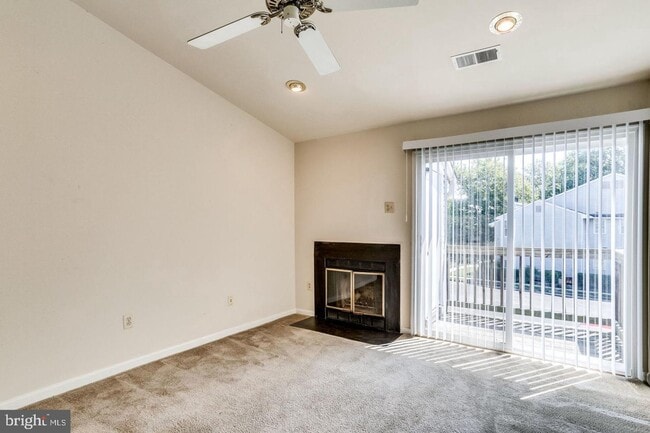 Building Photo - 8624 Beekman Pl