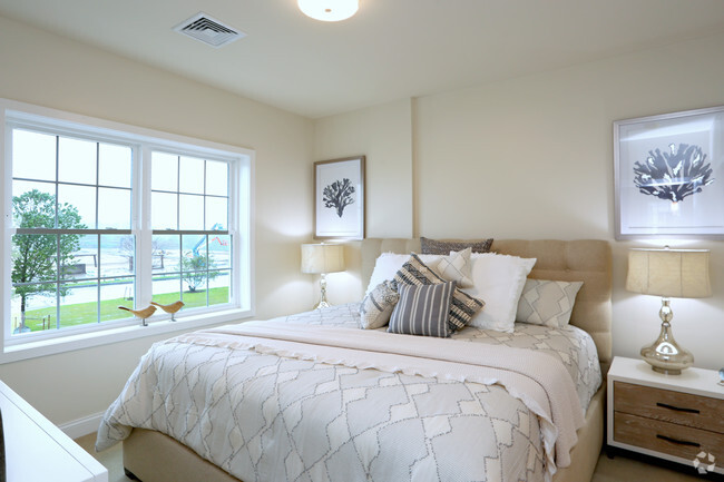 master bedroom - Main Street at Woodmont Commons