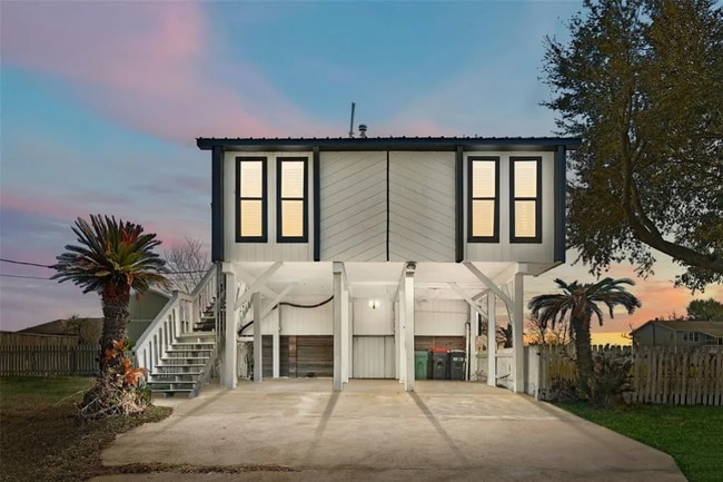 Building Photo - 204 Yaupon Dr