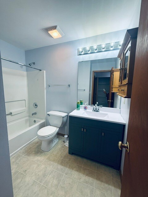 Foto del edificio - 6363 Commonwealth Dr