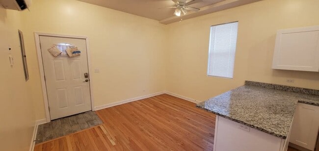 Building Photo - 6619 S Drexel Ave