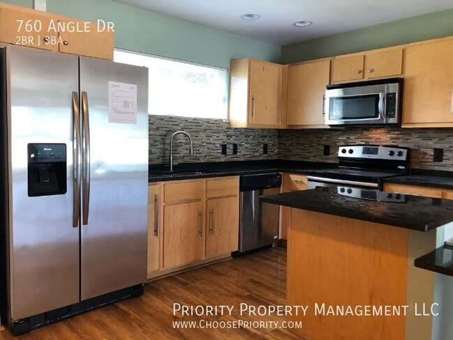 Photo - 760 Angle Dr Townhome