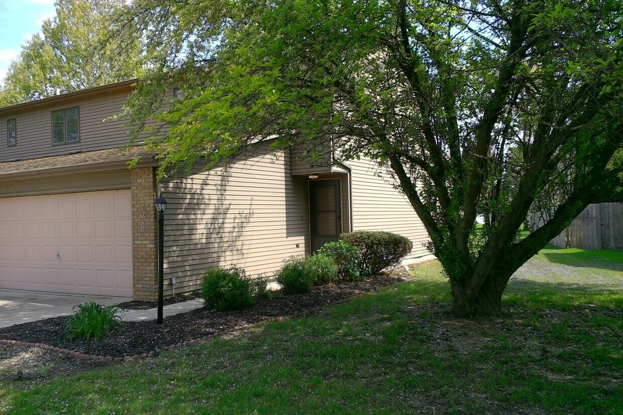 1704 Trails Dr, Urbana, IL 61802 Townhome Rentals in Urbana IL