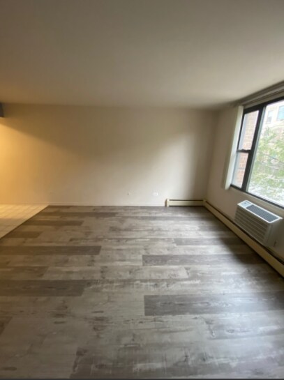 Foto del edificio - 715 W Diversey Pky