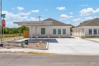 Building Photo - 5335 Vision St