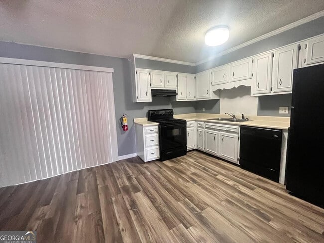 Building Photo - 251 Knight Dr