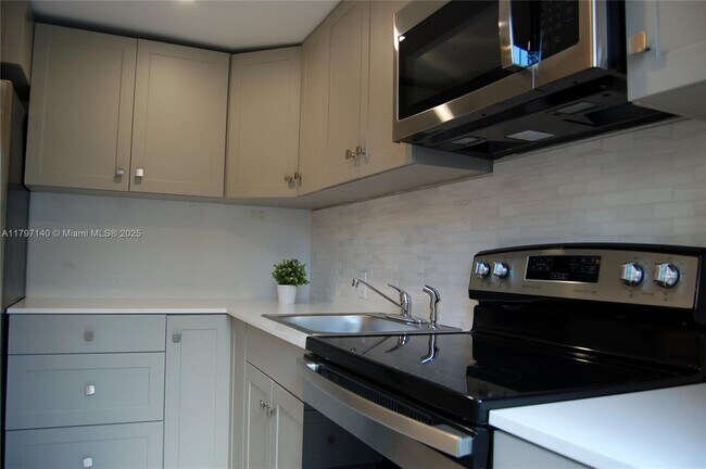 Foto del edificio - 2140 SW 25th St