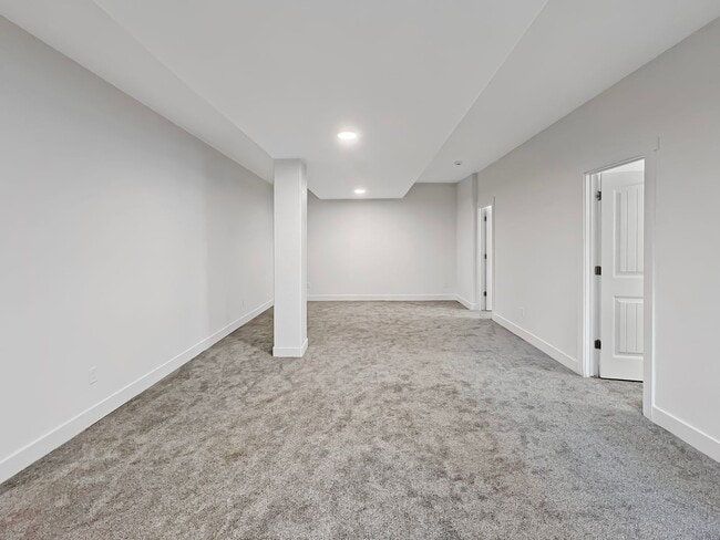 Building Photo - 1328 S Papago Dr