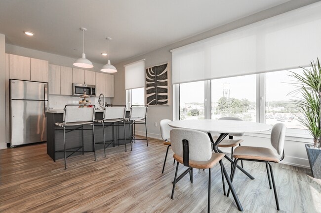 Building Photo - Canfield Park at Fairfield Metro
