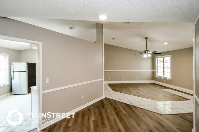 Building Photo - 8272 Hamden Rd W