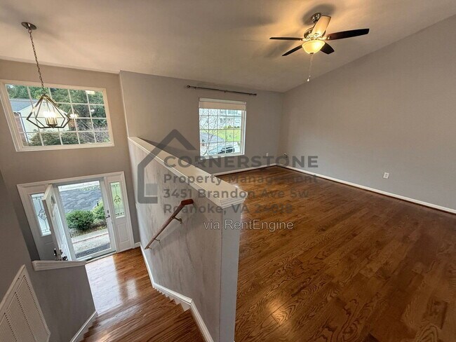 Foto del edificio - 4518 Lomond Cir