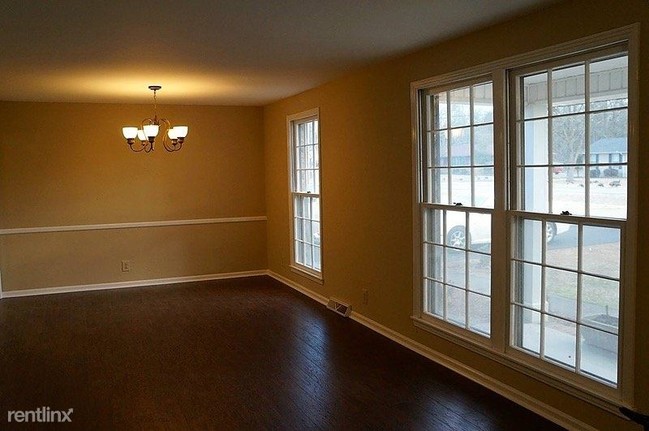 Building Photo - 3 br, 2 bath House - 1725 Indian Hills Road