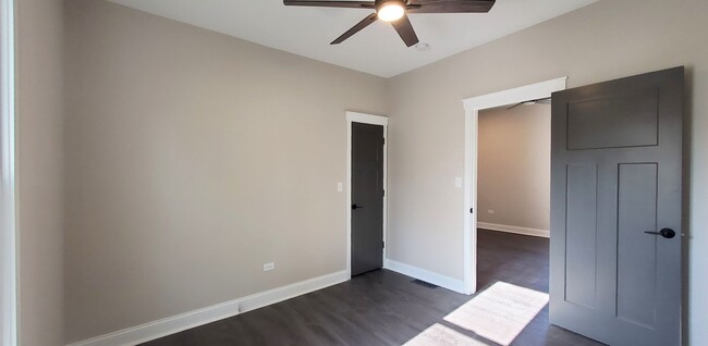 Building Photo - 2 bd 1 ba bungalow with a loft in Joliet