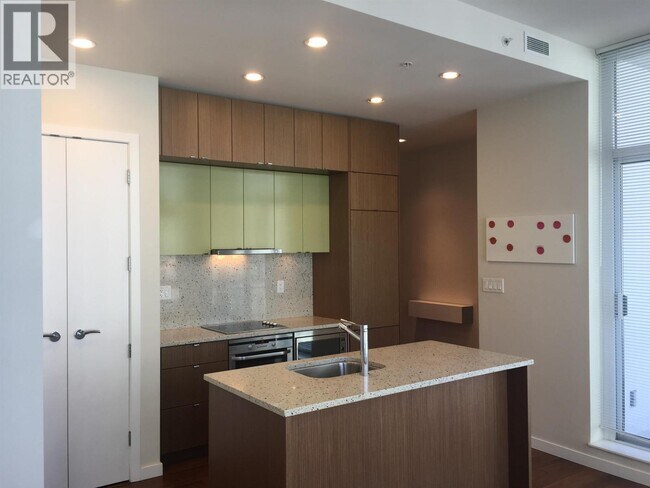 Photo du bâtiment - 1205 Howe St