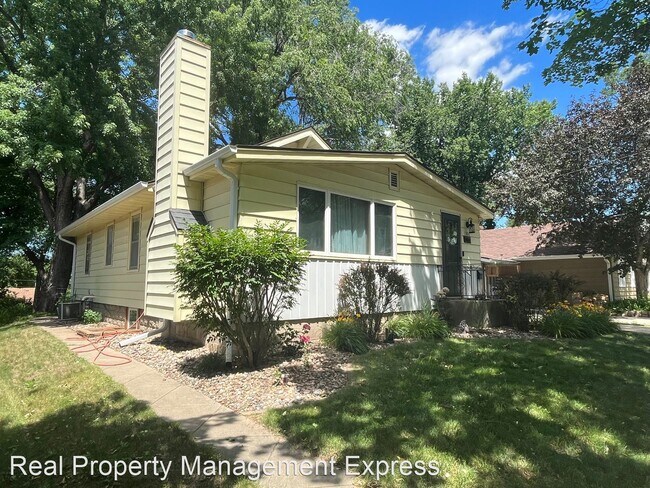 Foto del edificio - 4 br, 1.5 bath House - 1300 W 13th Street