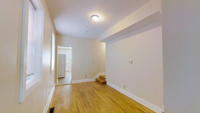 Building Photo - 1379 Indianola Ave