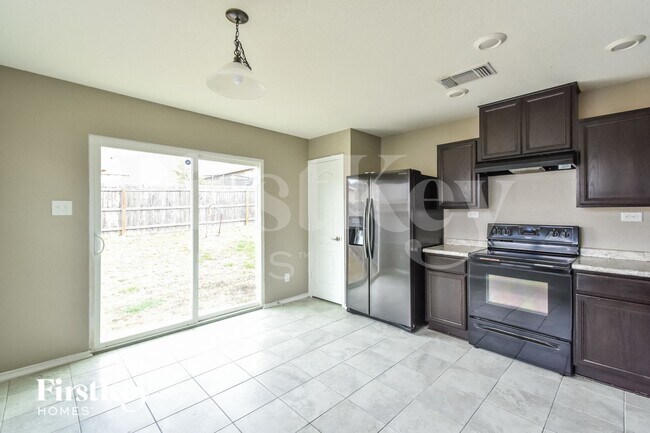 Building Photo - 8414 Piedras Crk