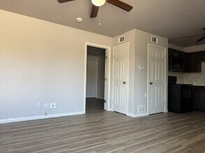 Building Photo - 2834 Cedar Cir
