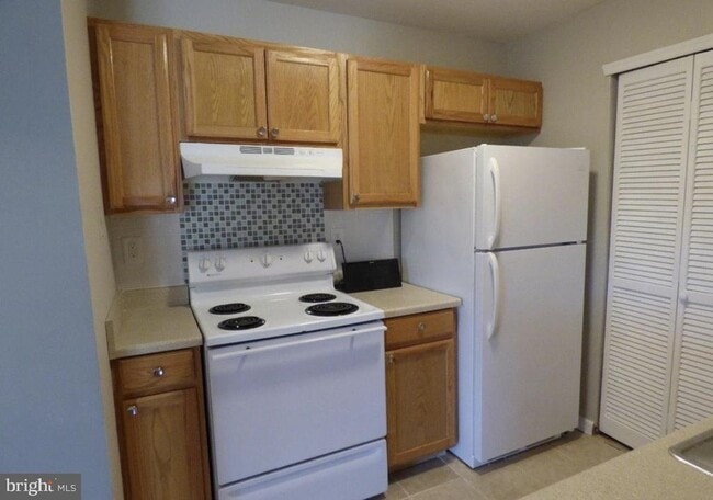 Building Photo - 808 Britton Pl