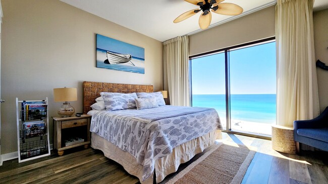 Foto del edificio - 701 Condos with Breathtaking Ocean View!!!