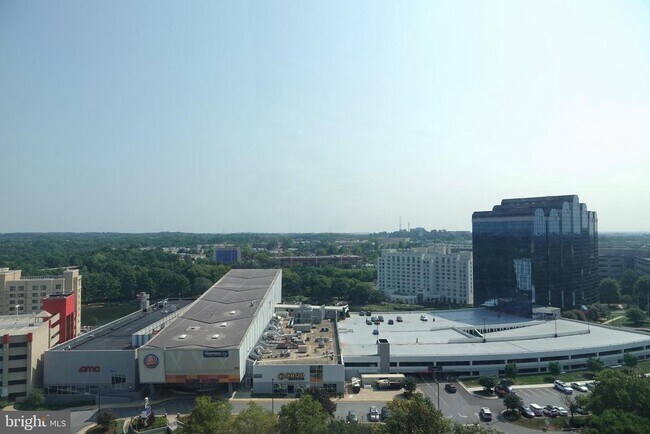 Foto del edificio - 9701 Fields Rd