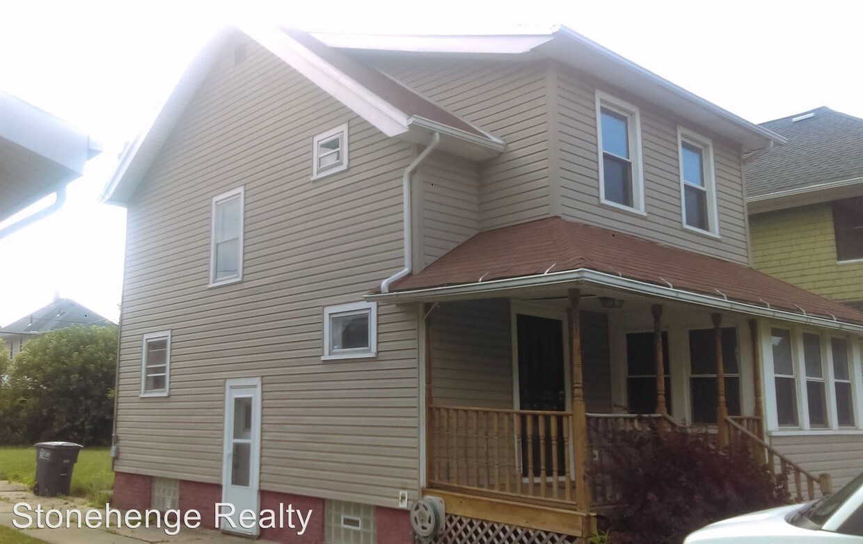 Primary Photo - 4028 N Lockwood Ave