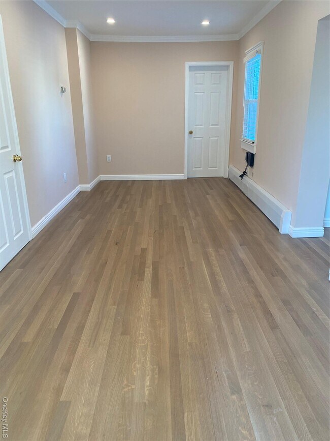 Foto del edificio - 75 W Washington Ave