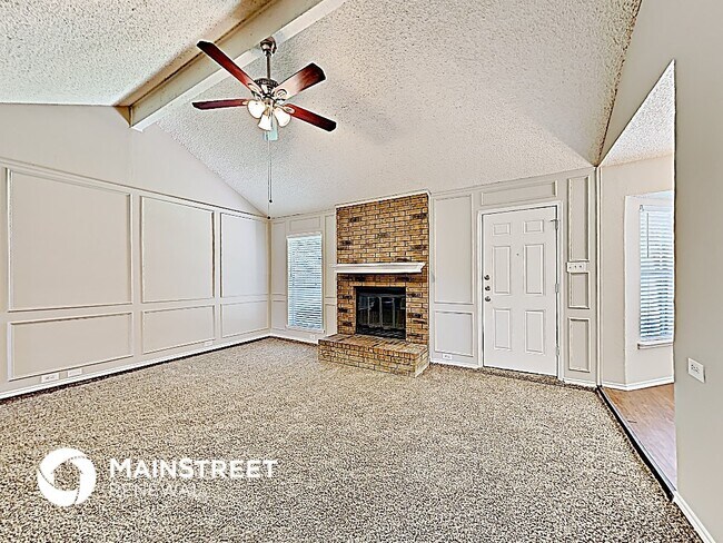 Foto del edificio - 808 Crystal Creek Ln