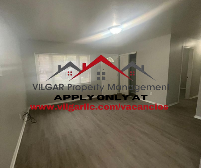 Building Photo - 3 bedrooms, 1 bath slab home in Gary, IN
